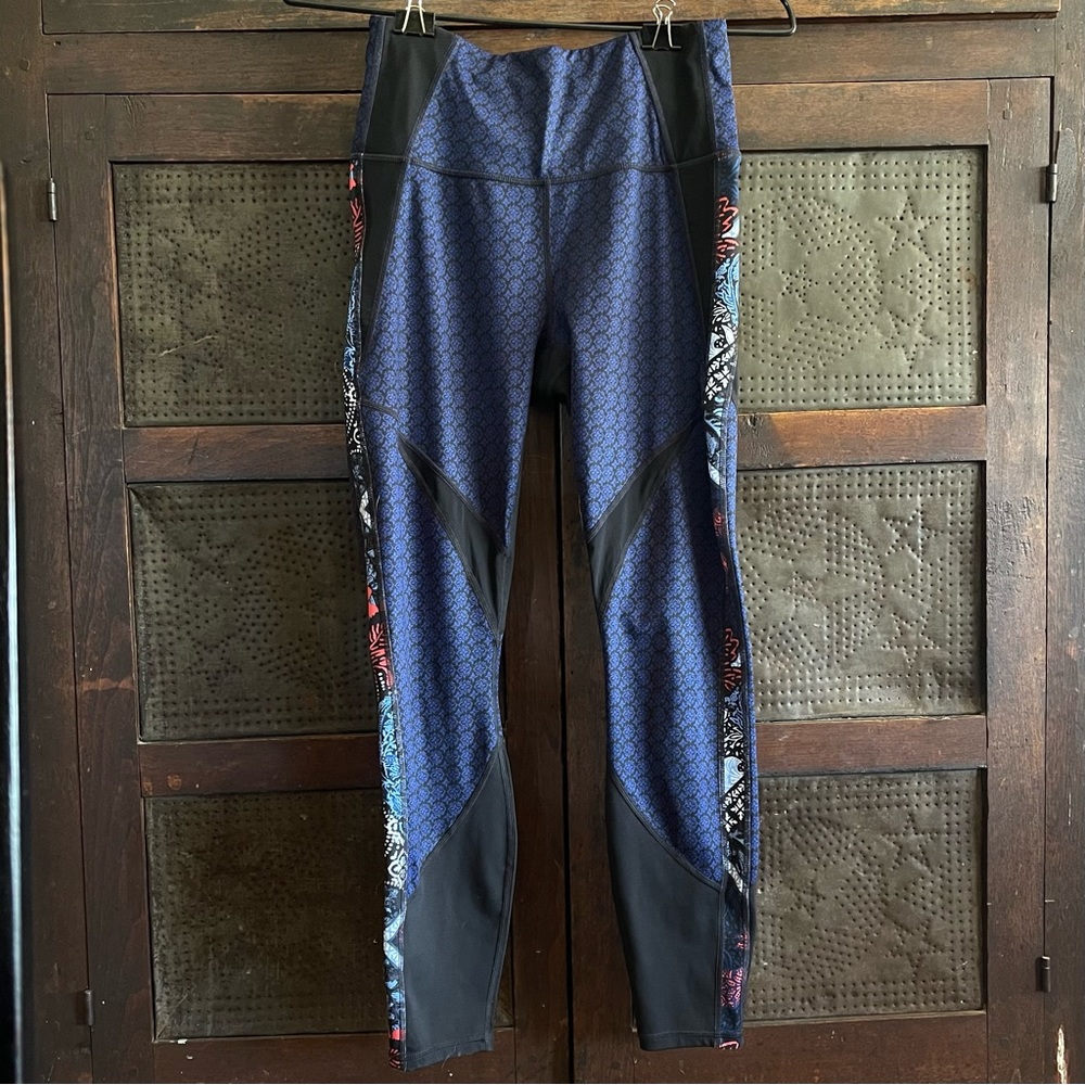 Athleta Lotus High Rise Precision Blue and Black Athletic Leggings